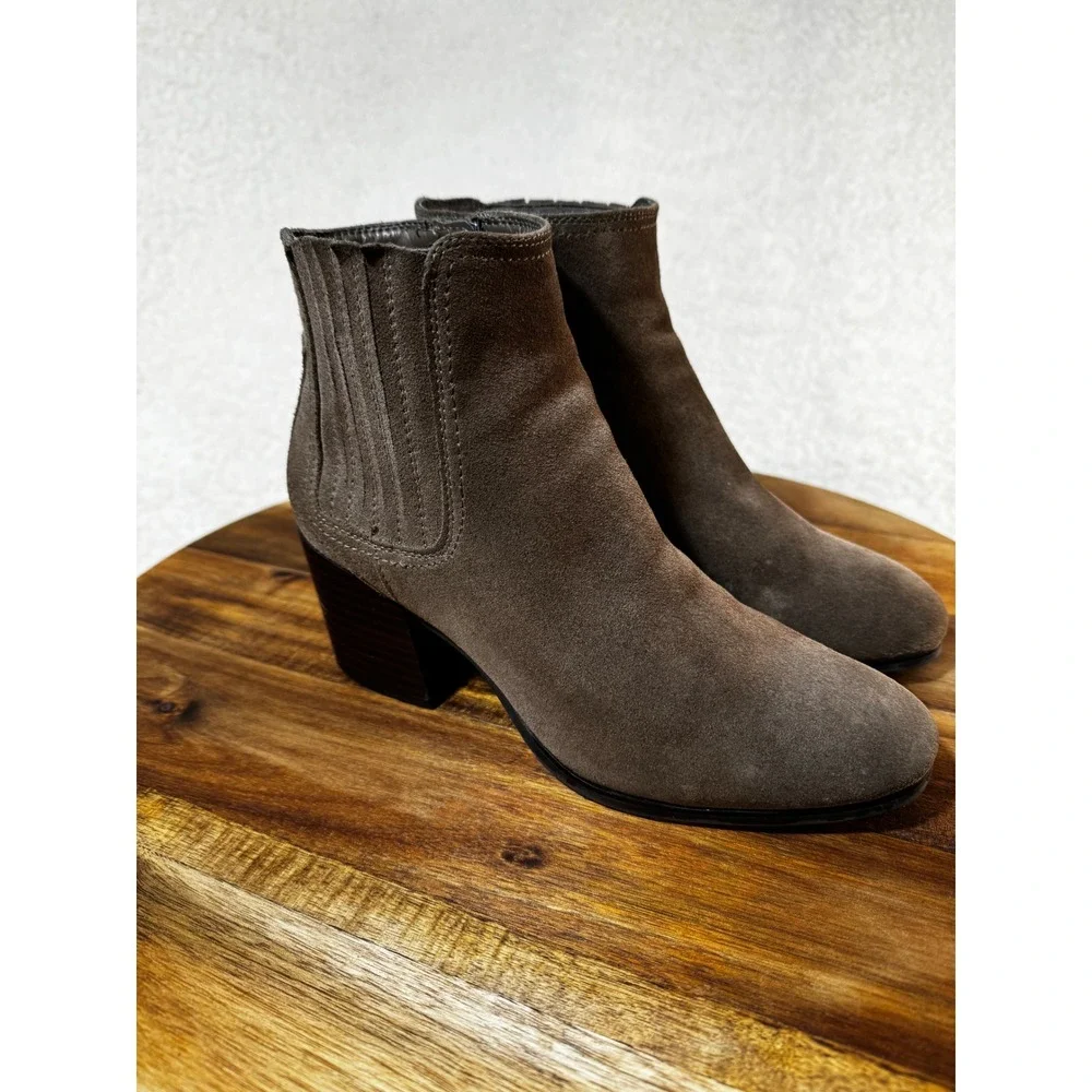 Blondo Waterproof Suede Ankle Boots Taupe Grey Stacked Block Heel Size 8M B6745